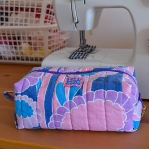 Trousse de toilette tissu vintage violet